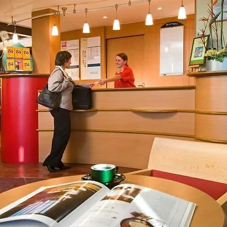 Ibis Lyon Sud Hotel 3*