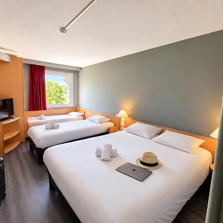 Ibis Lyon Sud Hotel 3*