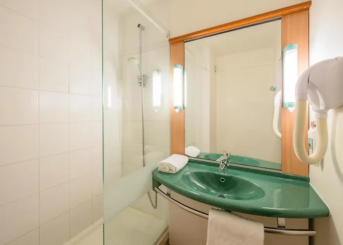 Ibis Rambert D'albon 3*