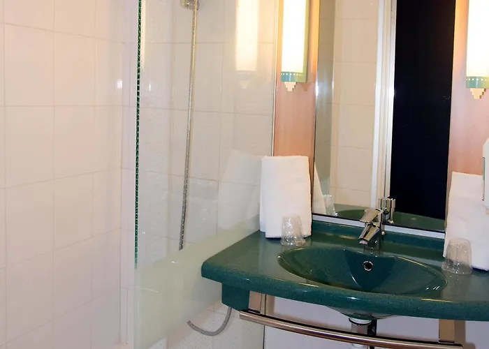 Ibis Rambert D'albon Hotel 3*